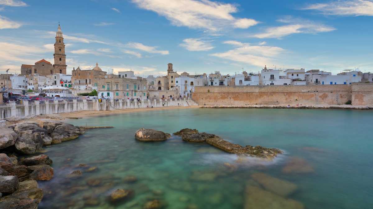 Monopoli in un giorno: itinerario tra centro storico e mare